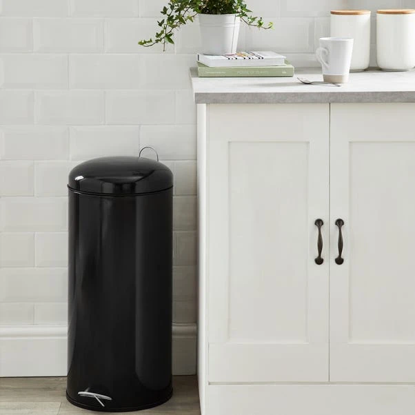 Spectrum Black 30 Litre Pedal Bin 4 Spectrum Black 30 Litre Pedal Bin - Image 2