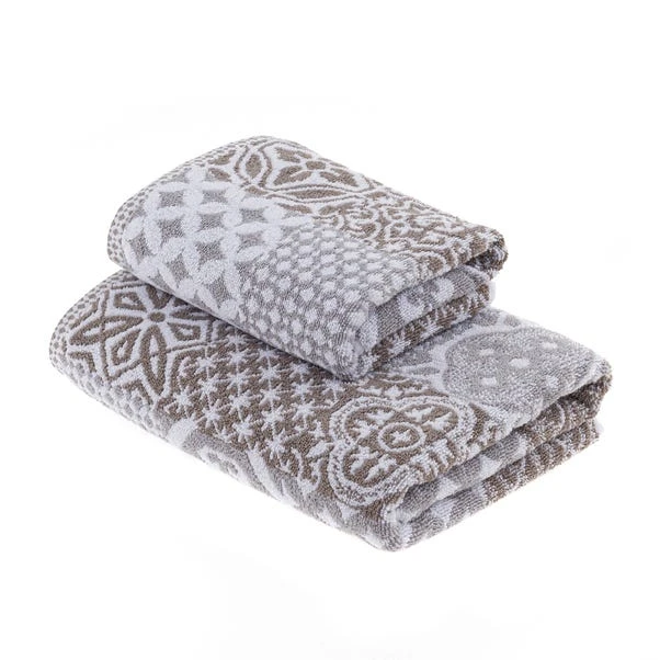 Dunelm Geo Tile Grey Towel 5 Dunelm Geo Tile Grey Towel - Image 3