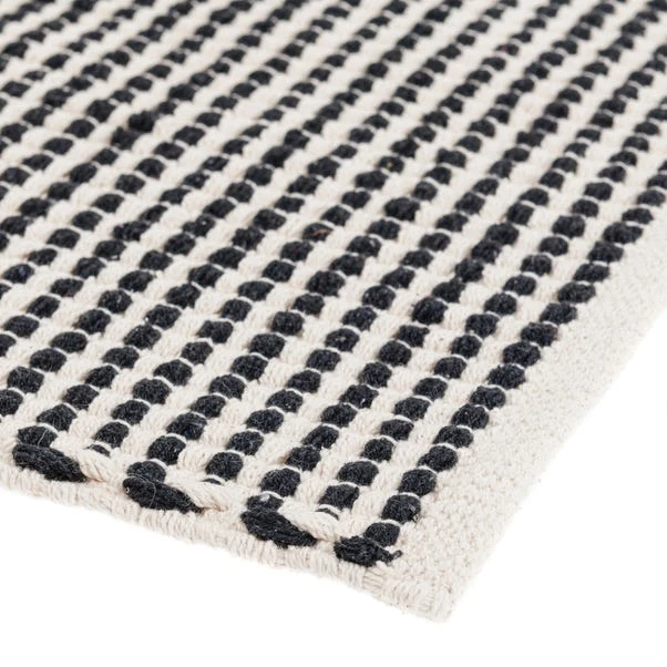 Dunelm Flat Weave Monochrome Bath Mat 5 Dunelm Flat Weave Monochrome Bath Mat - Image 3
