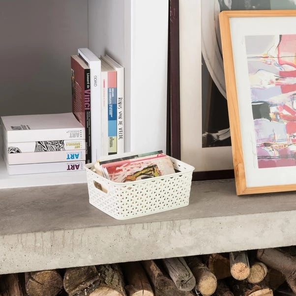 Curver 4L Vintage White Basket 5 Curver 4L Vintage White Basket - Image 3