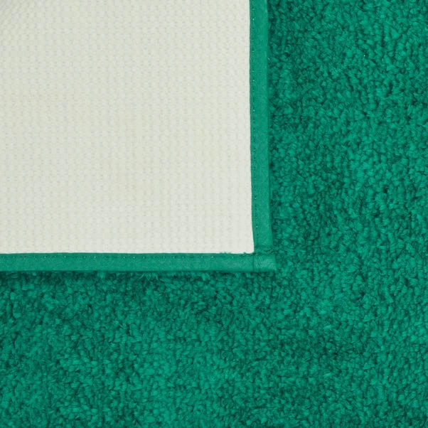 Dunelm Ultimate Emerald 100% Recycled Polyester Anti Bacterial Bath Mat 5 Dunelm Ultimate Emerald 100% Recycled Polyester Anti Bacterial Bath Mat - Image 3