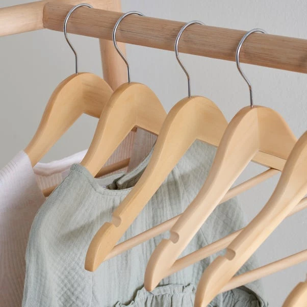 Dunelm Pack Of 6 Kid's Wooden Hangers Natural 4 Dunelm Pack Of 6 Kid's Wooden Hangers Natural - Image 2