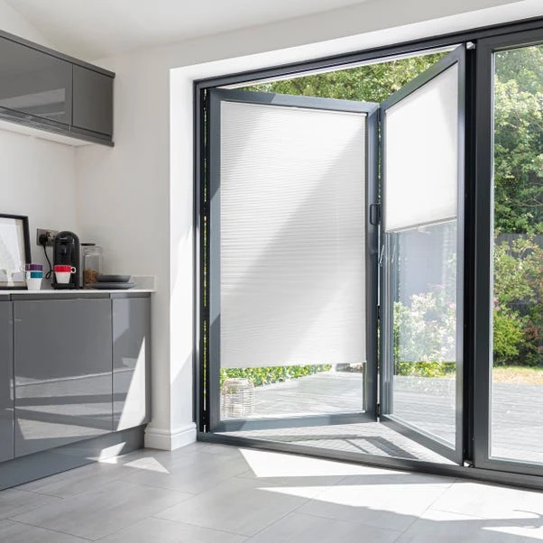 Dunelm Easy Clip White Pleated Blind 4 Dunelm Easy Clip White Pleated Blind - Image 2