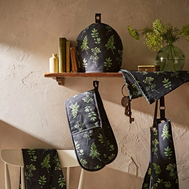 Natural History Museum Marsh Botanical Print Double Oven Gloves 4 Natural History Museum Marsh Botanical Print Double Oven Gloves - Image 2