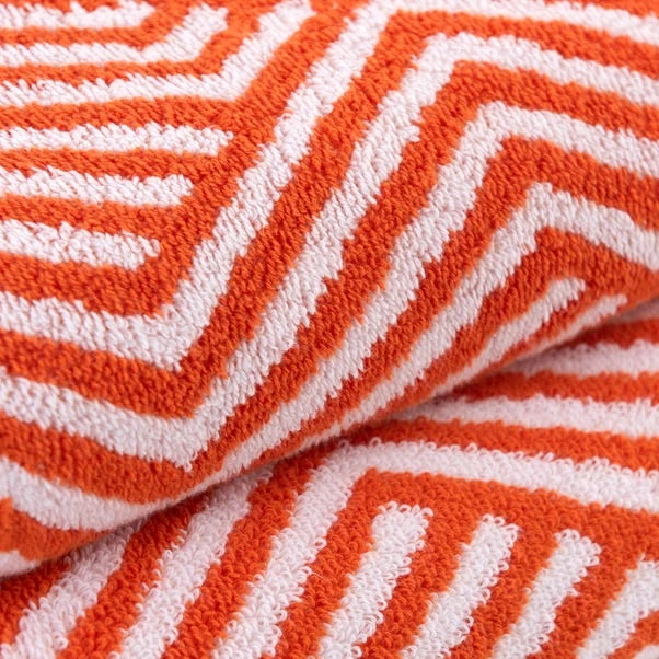 Dunelm Burnt Orange Geo Towel 5 Dunelm Burnt Orange Geo Towel - Image 3