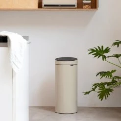 Brabantia Touch Bin New 30L Soft Beige 11 Brabantia Touch Bin New 30L Soft Beige -Dunelm Sales Store 30788089 alt03