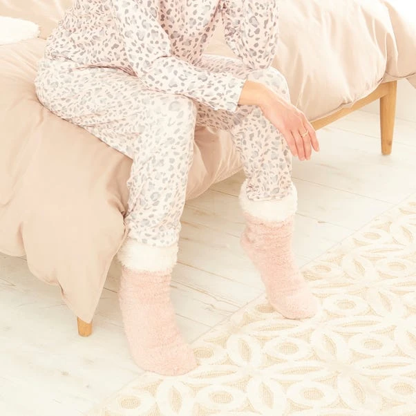Dunelm Maddie Soft Touch Printed Loungewear Pyjama Set 6 Dunelm Maddie Soft Touch Printed Loungewear Pyjama Set - Image 4