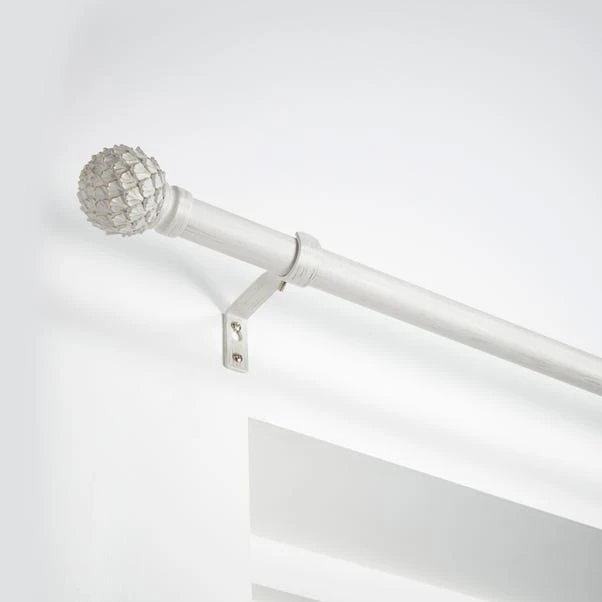 Dunelm Ainsley Extendable Eyelet Curtain Pole 25/28mm 3 Dunelm Ainsley Extendable Eyelet Curtain Pole 25/28mm