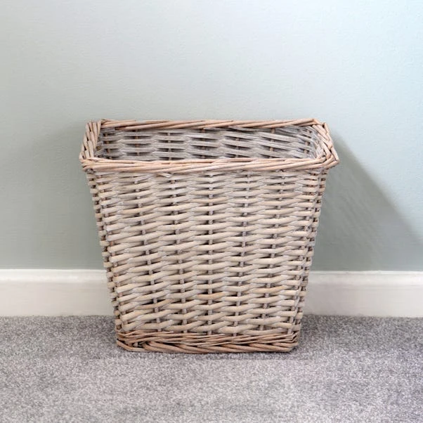 JVL Arianna Willow Set Of 4 Laundry Baskets & Bins 5 JVL Arianna Willow Set Of 4 Laundry Baskets & Bins - Image 3